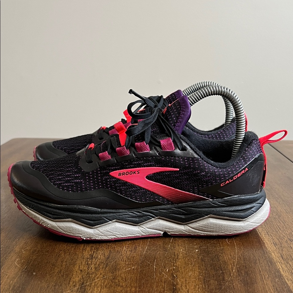 Brooks Caldera 5 Purple and Pink Athletic Running Shoes Womens Size 7.5 - Picture 5 of 14